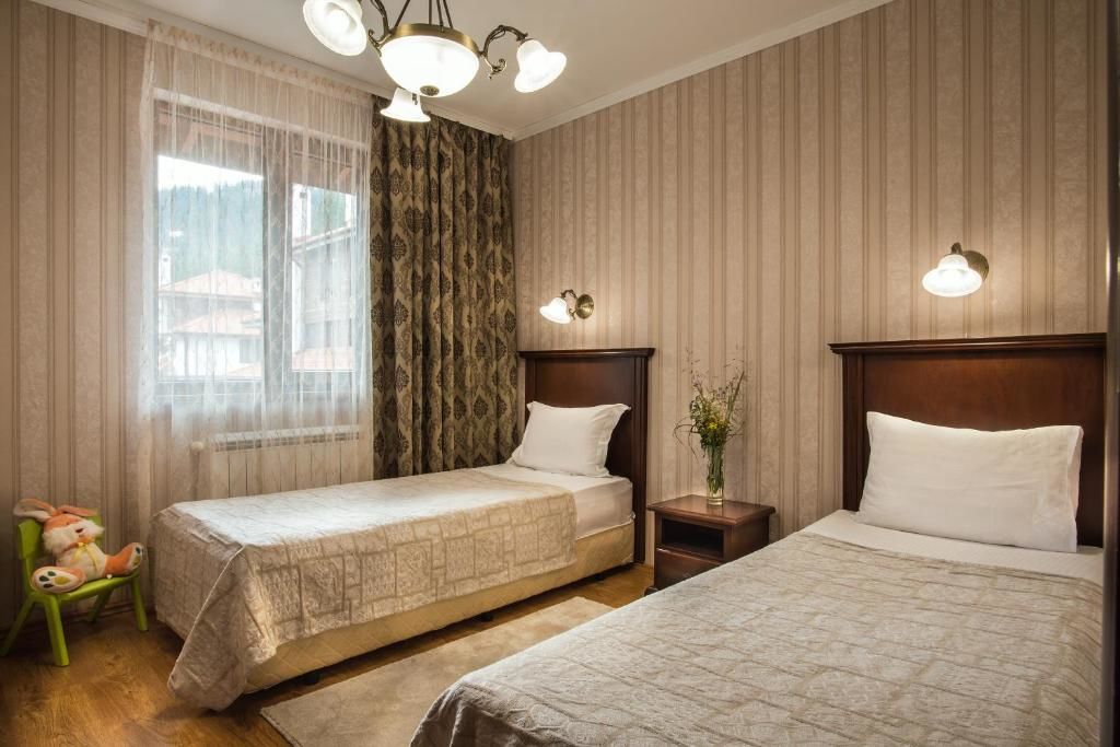 Отель Mountain Lake Hotel Смолян